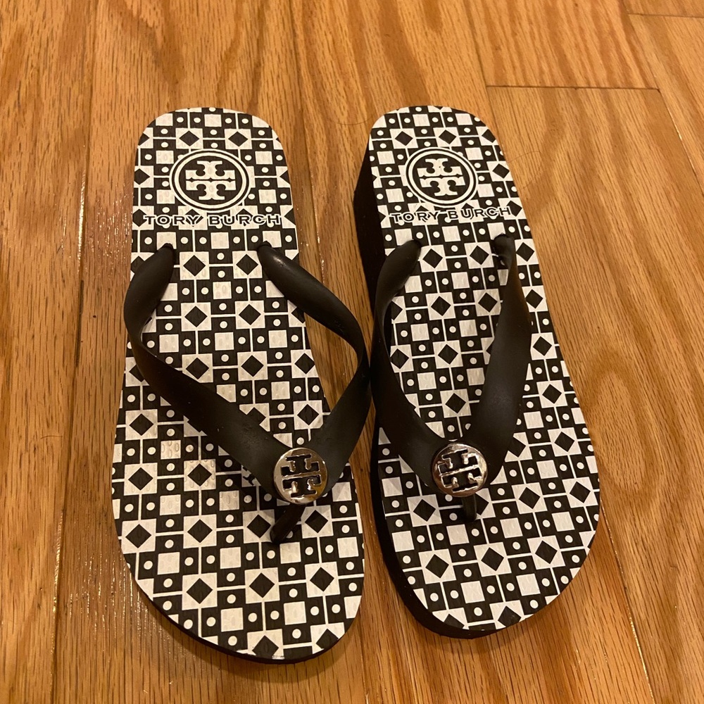 Tory Burch Flip Flops NWOT